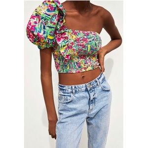 Cute ZARA One Shoulder Abstract Floral Crop Top 💚